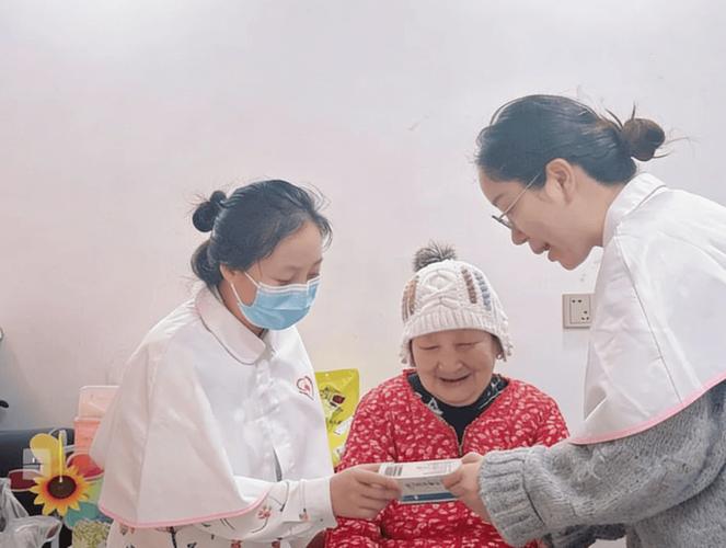 用心访视 用爱护航——重庆医科大学附属第二医院南丁格尔志愿服务队开展重庆服务活动